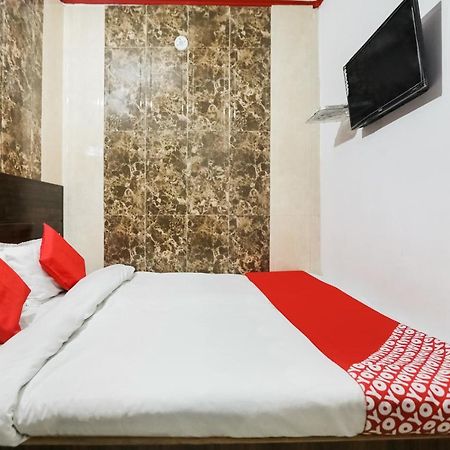 Oyo 69534 Hotel Nanda Tower Hanumāngarh Buitenkant foto