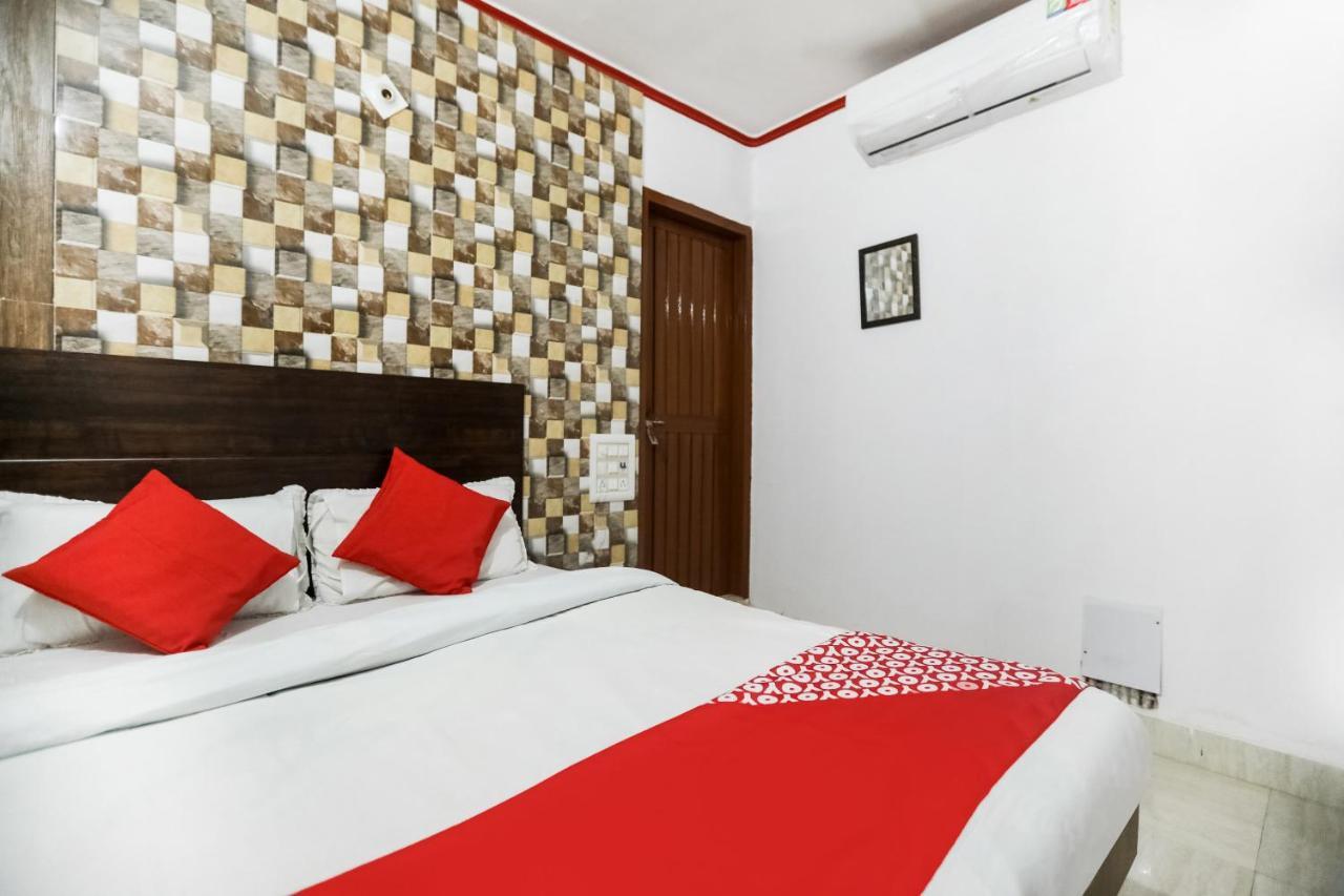 Oyo 69534 Hotel Nanda Tower Hanumāngarh Buitenkant foto