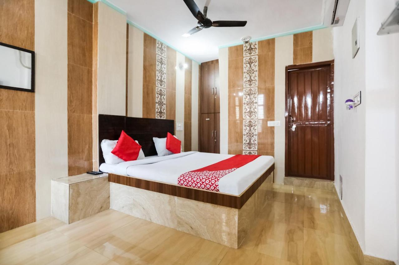 Oyo 69534 Hotel Nanda Tower Hanumāngarh Buitenkant foto