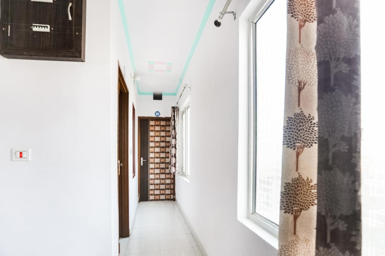 Oyo 69534 Hotel Nanda Tower Hanumāngarh Buitenkant foto